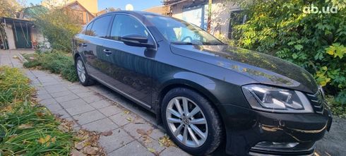 Volkswagen Passat 2013 коричневый - фото 2