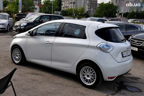 Renault Zoe 2015 - фото 5