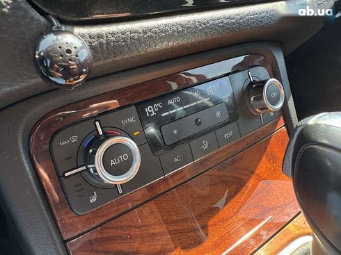 Volkswagen Touareg 2012 - фото 27