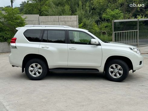 Toyota Land Cruiser Prado 2013 черный - фото 6