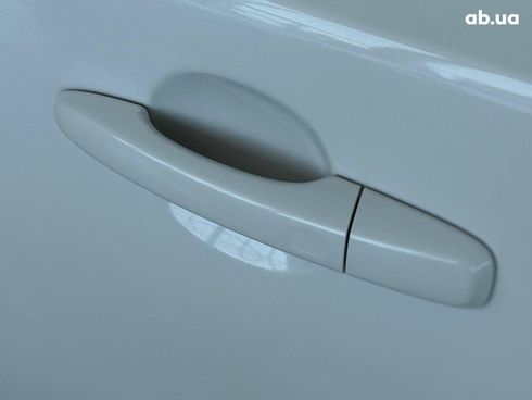 Volvo V40 2018 белый - фото 5