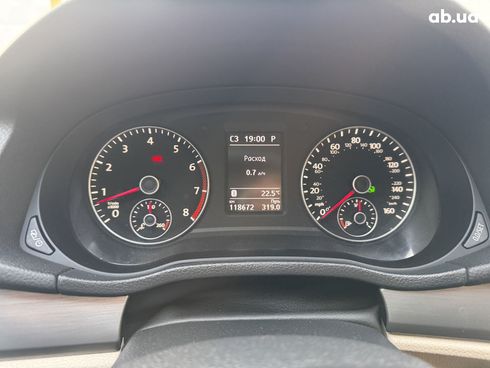 Volkswagen Passat 2015 бежевый - фото 13
