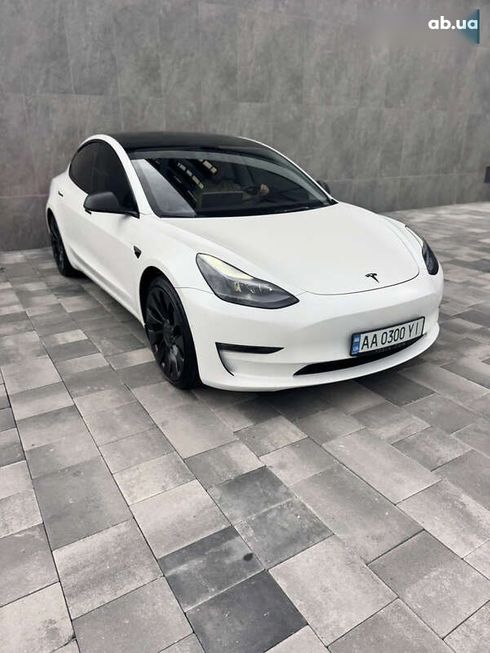 Tesla Model 3 2022 - фото 11