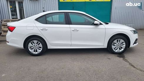 Skoda Octavia 2021 - фото 16