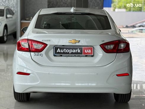 Chevrolet Cruze 2018 белый - фото 8