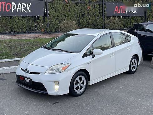 Toyota Prius 2013 - фото 2