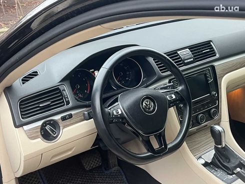 Volkswagen Passat 2018 черный - фото 18