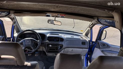 Mitsubishi Space Gear 2000 голубой - фото 20