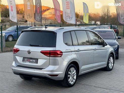 Volkswagen Touran 2018 - фото 18