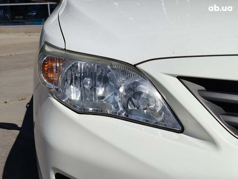Toyota Corolla 2012 белый - фото 13