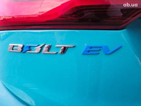 Chevrolet Bolt 2020 синий - фото 13