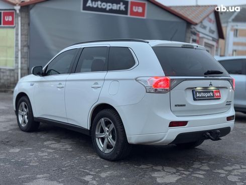 Mitsubishi Outlander 2014 белый - фото 8