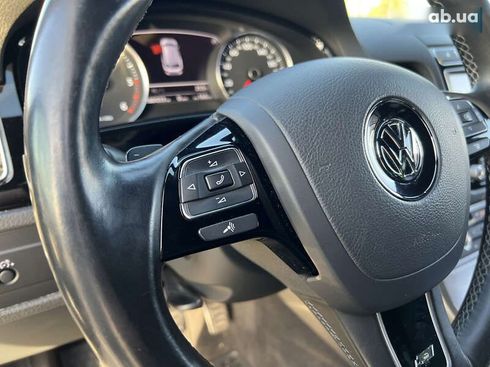 Volkswagen Touareg 2017 - фото 23