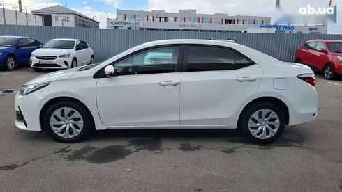 Toyota Corolla 2018 - фото 16