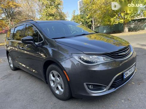 Chrysler Pacifica 2017 - фото 5
