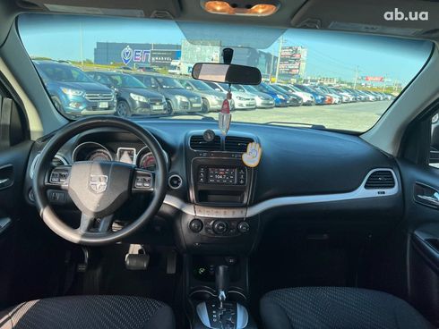 Dodge Journey 2017 красный - фото 32