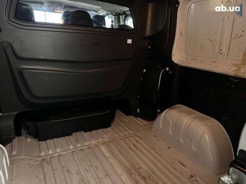Renault Trafic 2021 - фото 20