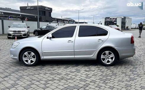 Skoda Octavia 2010 - фото 4