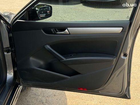 Volkswagen Passat 2015 серый - фото 25