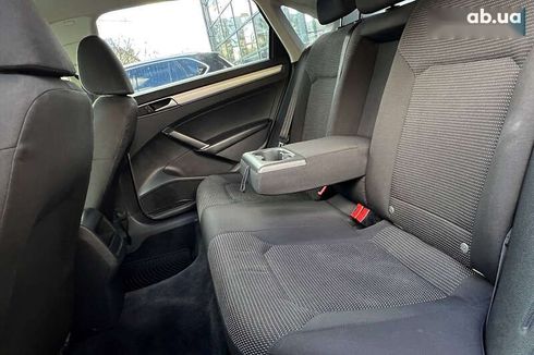 Volkswagen Passat 2015 - фото 17