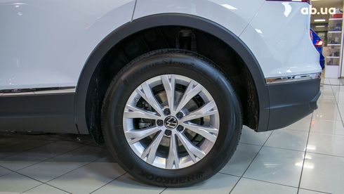 Volkswagen Tiguan 2023 белый - фото 5