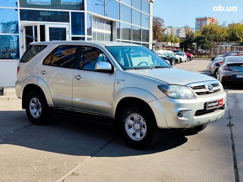 Toyota Fortuner 2006 серый - фото 12