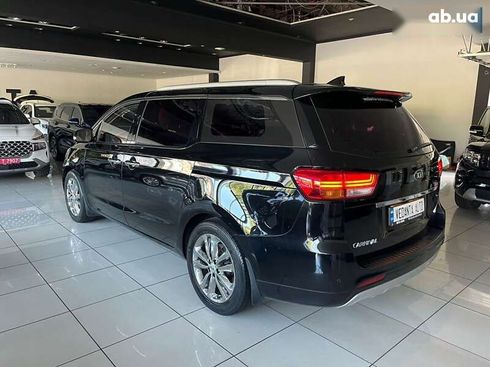 Kia Carnival 2017 - фото 8