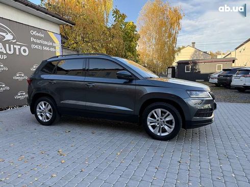 Skoda Karoq 2021 - фото 12