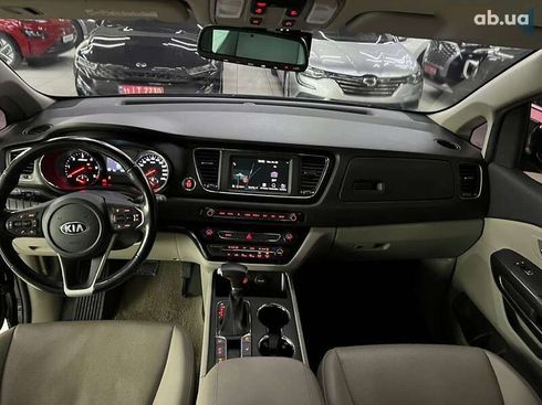 Kia Carnival 2019 - фото 19