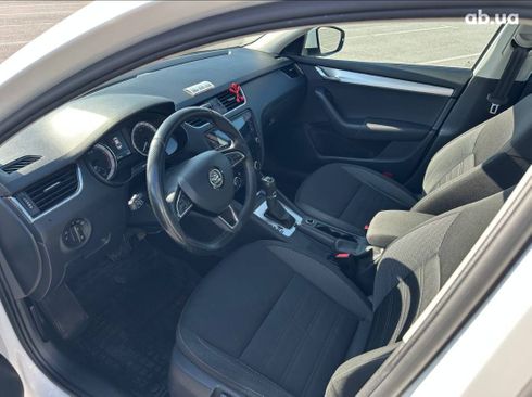 Skoda Octavia 2018 белый - фото 14