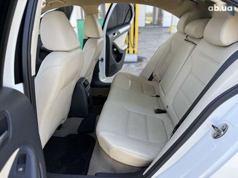Volkswagen Jetta 2012 - фото 28