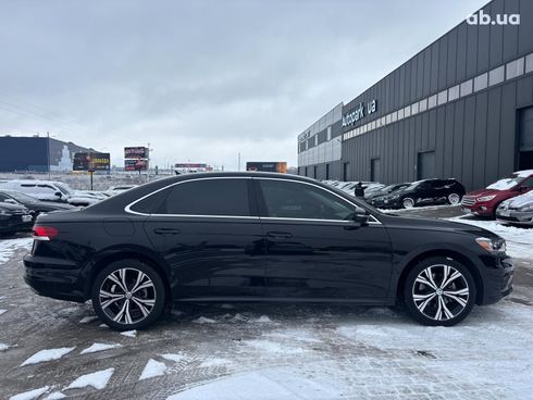 Volkswagen Passat 2020 черный - фото 9