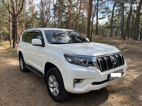 Toyota Land Cruiser Prado 2017 белый - фото 15