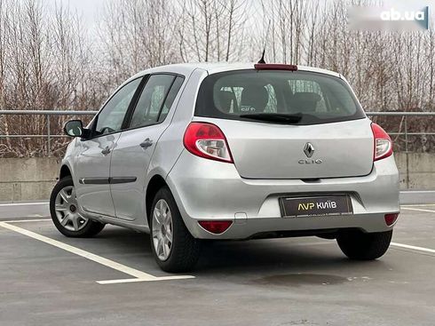 Renault Clio 2010 - фото 8