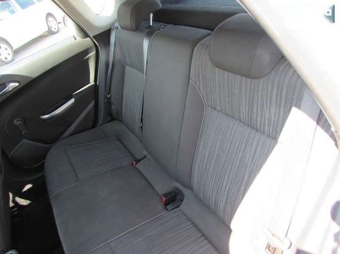Opel Astra 2010 - фото 12