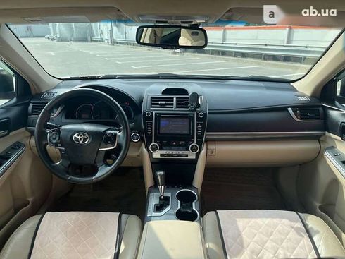 Toyota Camry 2012 - фото 13