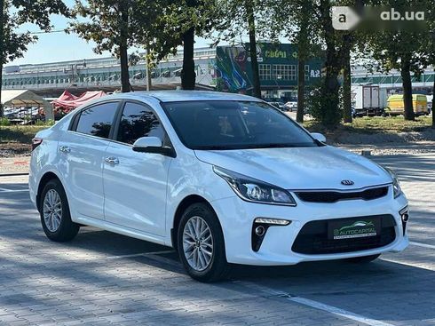 Kia Rio 2018 - фото 5