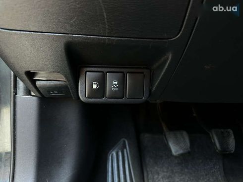Toyota Avensis 2010 - фото 30