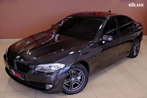 BMW 5 серия 2013 серый - фото 2