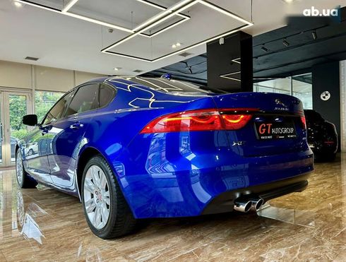 Jaguar XF 2016 - фото 11