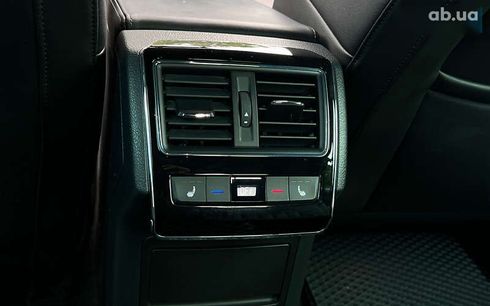 Skoda Superb 2018 - фото 11