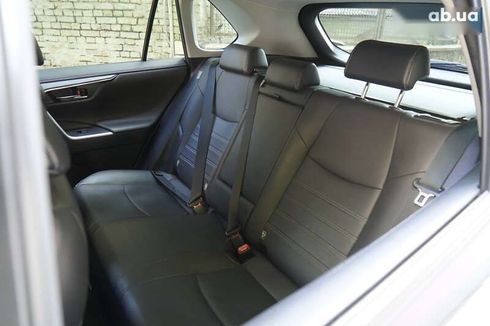 Toyota RAV4 2021 - фото 17