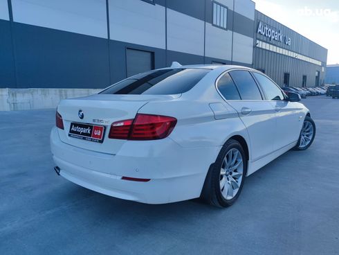 BMW 5 серия 2012 белый - фото 8