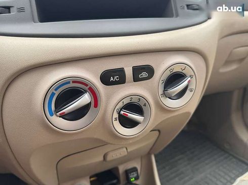 Hyundai Accent 2010 - фото 21