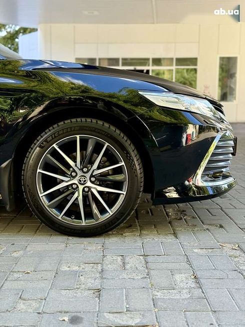Toyota Camry 2022 - фото 12