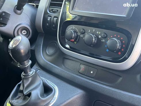 Renault Trafic 2018 белый - фото 48