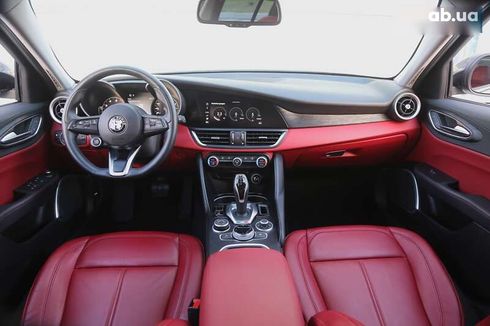 Alfa Romeo Giulia 2020 - фото 13