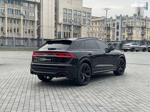 Audi RS Q8 2021 - фото 6