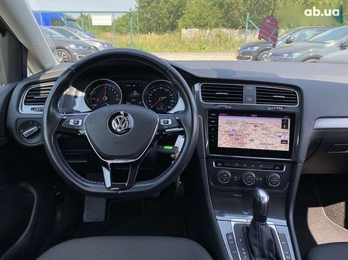 Volkswagen e-Golf 2020 - фото 18