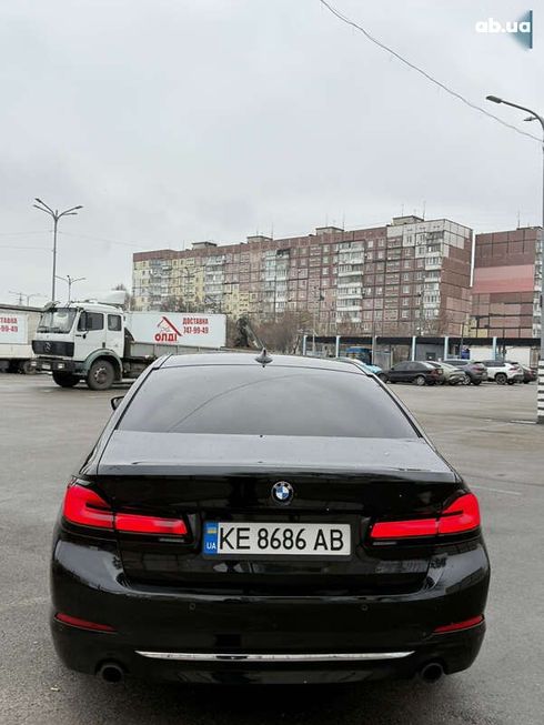 BMW 5 серия 2017 - фото 4